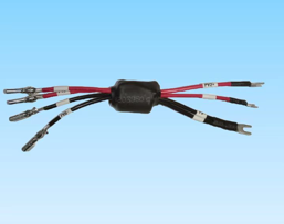 488. 产品名称：新能源逆变器设备Switch输入线/UL1083 12AWG/M4.0 Y形端子/MC4 PV光伏端子/锰锌磁环/线束定制加